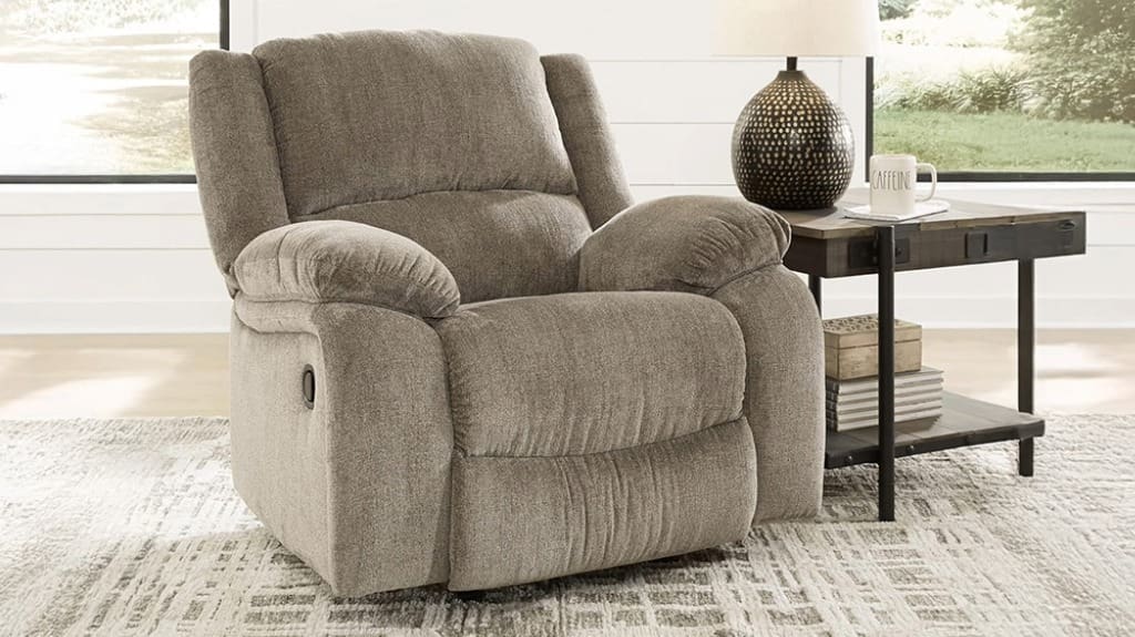 Signature Design by Ashley Draycoll Plush Manual Pull-Tab Rocker Recliner - Light Brown