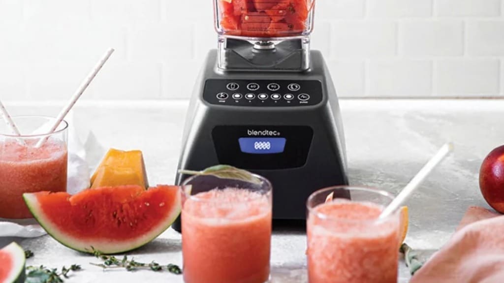 Blendtec Total Blender Classic - Professional-Grade High-Power Kitchen Blender for Awesome Smoothies